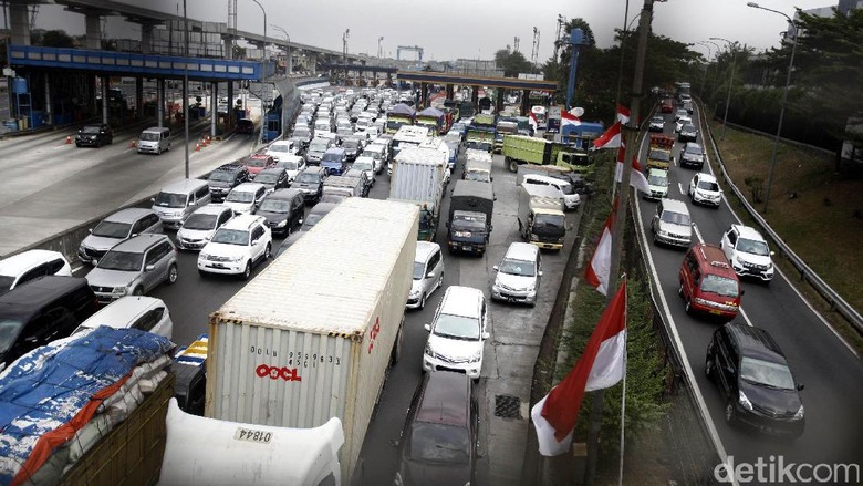  Ganjil  Genap  di Pintu  Tol  Bekasi Berlaku untuk Mobil 