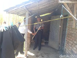 Gagang Kayu Alat Pengepel Diduga jadi Alat Membunuh Diamankan Gagang Kayu Alat Pengepel Diduga jadi Alat Membunuh Diamankan