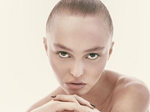 Usia 18 Tahun, Putri Johnny Depp Berani Topless Demi Fashion