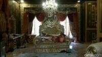 Potret Megahnya Istana Negeri Dongeng Bos First Travel
