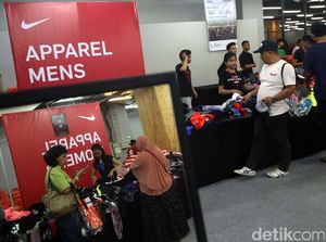 Diduga Bantu Bisnis Anak Jual Sepatu, Bos Nike Mengundurkan Diri Diduga Bantu Bisnis Anak Jual Sepatu, Bos Nike Mengundurkan Diri