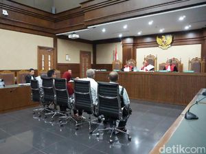 Saksi: Tarif Bikin Calling Visa via Atase KBRI Malaysia Rp 1 Juta Saksi: Tarif Bikin Calling Visa via Atase KBRI Malaysia Rp 1 Juta