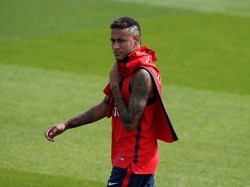 Neymar: Buang-buang Waktu Saja Menyoraki Saya