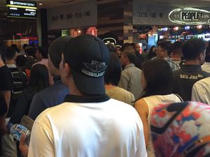 Video Kepadatan Pemburu Diskon Nike Saat Pintu Belum Dibuka