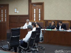 Saksi Tepis Keluarkan Dokumen Lelang Pengadaan Alkes Udayana