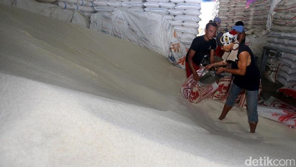Harga Beras Dipatok, Begini Suasana Pasar Induk Cipinang