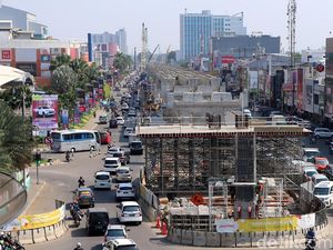 Foto: Top! Beton Jalur LRT Sudah Membelah Kelapa Gading