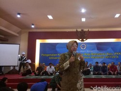 Ini Wejangan Wali Kota Risma untuk Mahasiswa Baru Unitomo