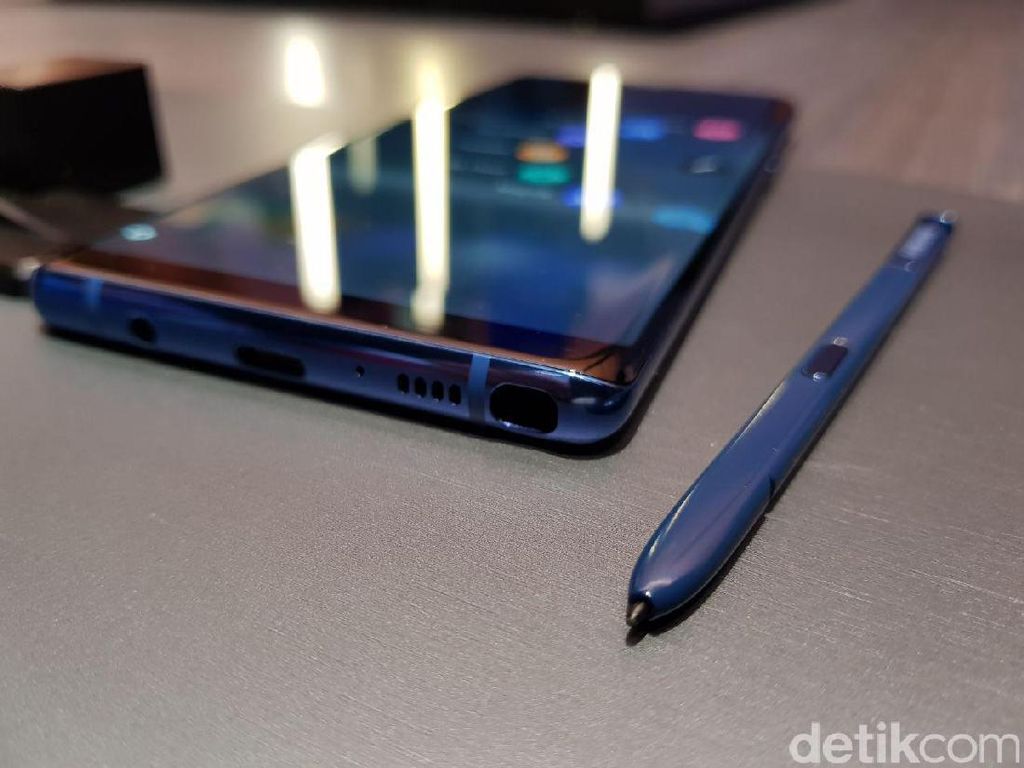 Galaxy Note 9 Diracik dengan Nama Sandi Mahkota Galaxy Note 9 Diracik dengan Nama Sandi Mahkota