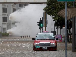 Ganasnya Topan Hato yang Tewaskan 12 Orang di Hong Kong dan Macau Ganasnya Topan Hato yang Tewaskan 12 Orang di Hong Kong dan Macau