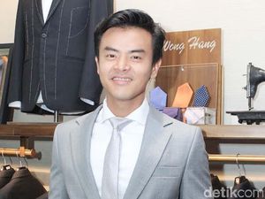 Karakter Dion Wiyoko Tetap Drama di Serial Cek Toko Sebelah Karakter Dion Wiyoko Tetap Drama di Serial Cek Toko Sebelah