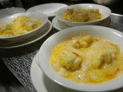 Gurih dan Fluffy! Ini Telur Dadar Bertabur Keju Kesukaan Arnold Bennett