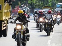 Keseruan Omesh Cs Rayakan Festival Tumpeng Sewu