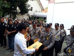 Gagalkan Narkoba ke Rutan, 14 Anggota Sabhara Diberi Penghargaan