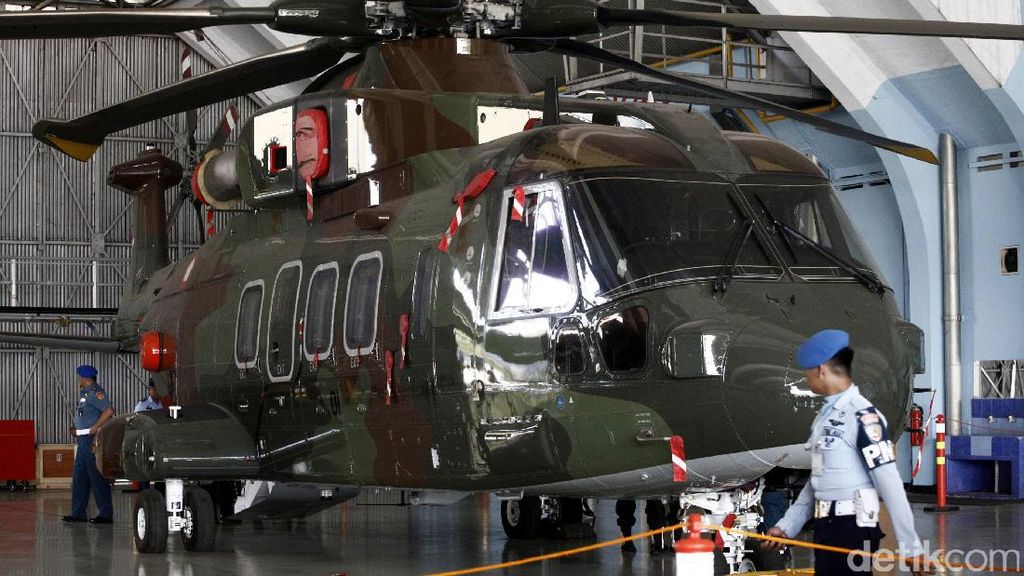 KPK Cek Fisik Heli Agusta Westland 101 di Halim KPK Cek Fisik Heli Agusta Westland 101 di Halim
