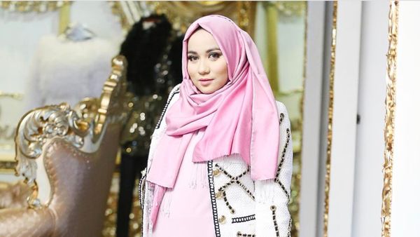Foto: Transformasi Gaya Anniesa Hasibuan Pakai Coat Mahal Hingga Baju Tahanan