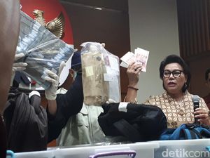 Suap Dirjen Hubla untuk Pelicin Proyek Pengerukan di Tanjung Emas Suap Dirjen Hubla untuk Pelicin Proyek Pengerukan di Tanjung Emas