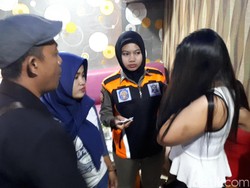 Ratusan Botol Miras dan Wanita Tak Beridentitas Diamankan Saat Razia