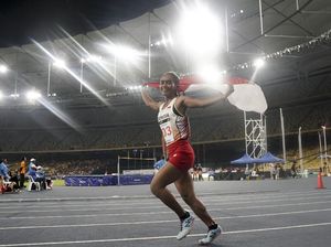Triyaningsih Sabet Medali Emas di Nomor 10.000 Meter Triyaningsih Sabet Medali Emas di Nomor 10.000 Meter
