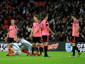 Keputusan Rooney Pensiun dari Timnas Inggris Kejutkan Shearer