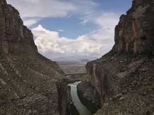Kesal Soal Debat Tembok AS-Meksiko, Trump: Tembok Adalah Tembok! Kesal Soal Debat Tembok AS-Meksiko, Trump: Tembok Adalah Tembok!