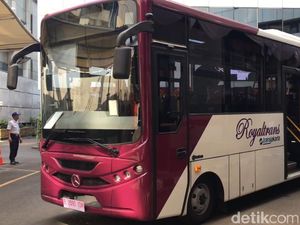 Jangkau Kawasan Perumahan, PT TransJakarta Luncurkan Bus Royal