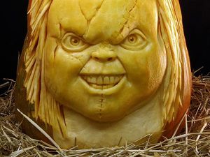 Buah Labu Jadi Keren Dibentuk Boneka Chucky hingga Kim Kardashian