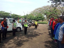 Gaya Supeltas Latihan Atur Lalu Lintas hingga Bela Diri