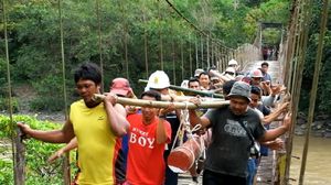 Jokowi Penuhi Mimpi Siswi SD di Enrekang yang Belum Nikmati Listrik