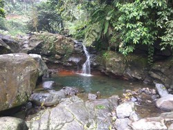 Curug Sebening Kaca di Pedalaman Bogor