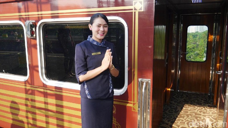 Dewi, Prami KA Wisata Prioritas (Kurnia/detikTravel) Dewi, Prami KA Wisata Prioritas (Kurnia/detikTravel)