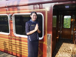 Kenalan Sama Pramugari di Kereta Wisata