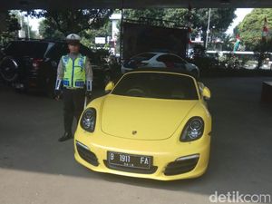 Porsche Kuning yang Diblokir KPK Milik Siapa?