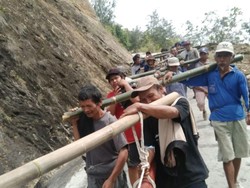 Cerita 2 Siswi SD di Sulsel Minta Listrik ke Jokowi