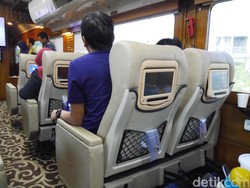 Kursi di KA Wisata Seperti di Pesawat