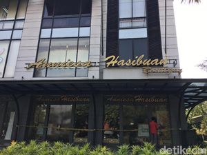 Kondisi Butik Milik Bos First Travel yang Kini Diberi Garis Polisi