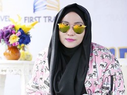 Agen: 25 Juli, Anniesa Ngaku Keuangan First Travel Berantakan