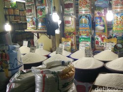 Pemerintah Jamin Stok Beras Sampai Akhir Tahun Aman