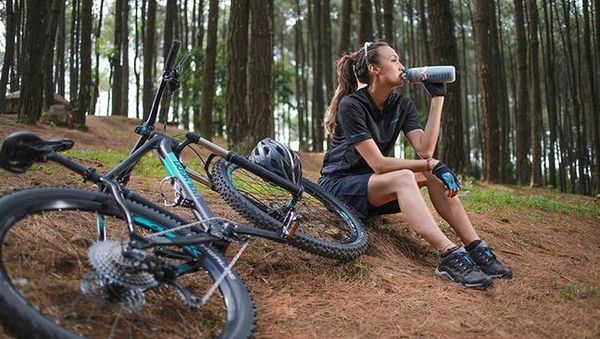 6 Artis Cantik yang Hobi Keringetan Gowes Sepeda, Patut Ditiru Nih!