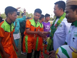 Menpora Hadiri Kick-off Liga Santri Nusantara