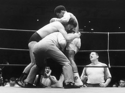 Muhammad Ali vs Antonio Inoki Sebagai Pendahulu Mayweather vs McGregor