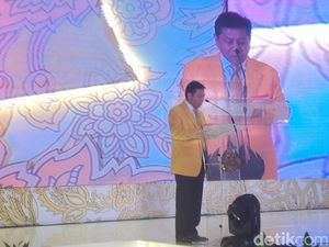 Novanto Singgung soal Nurul Arifin Maju Pilwalkot Bandung Novanto Singgung soal Nurul Arifin Maju Pilwalkot Bandung