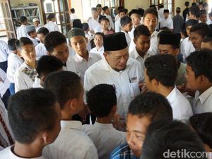 La Nyalla Siap Bawa Santri Jatim Jadi Pengusaha Andal