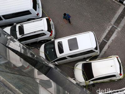 Foto: Ini Mobil Bos First Travel yang Bikin Korban Geleng-geleng Kepala