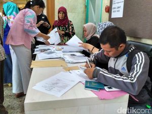 Cerita Penjual Sayur Kuras Tabungan demi Umrah First Travel