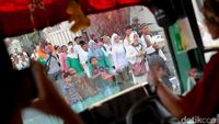 Foto: Yuuk Intip Nikah Massal di PKB Mantu