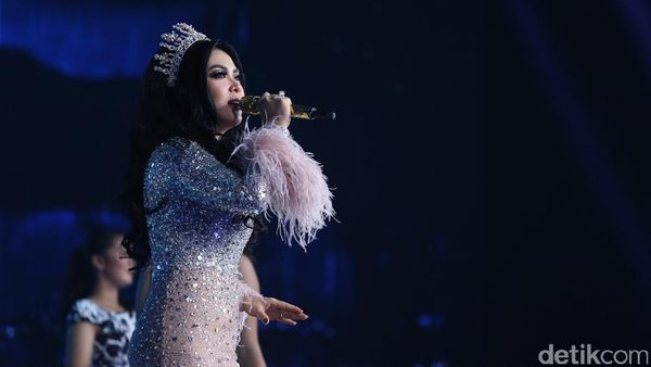 Kemarin Masalah Pajak Sekarang First Travel, Syahrini Kok Buru-buru?