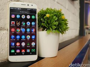 Moto Z2 Play, Ponsel Modular Ramping yang Tahan Lama Moto Z2 Play, Ponsel Modular Ramping yang Tahan Lama
