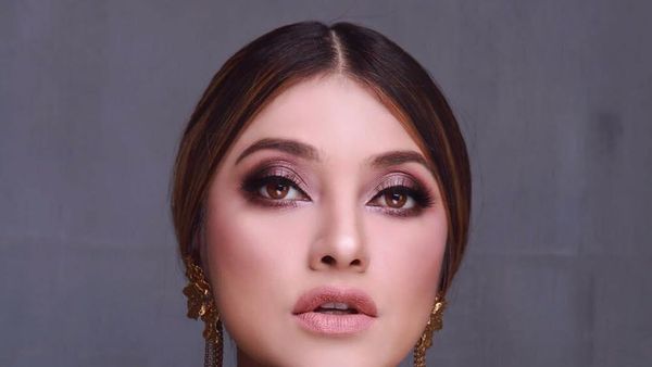 Foto: Cantiknya Sarah Azhari yang Seperti Kakak-Adik dengan Anaknya