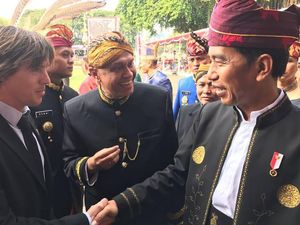 Si Bule Ganteng Becak Amsterdam, Rupanya Pernah Ketemu Jokowi
